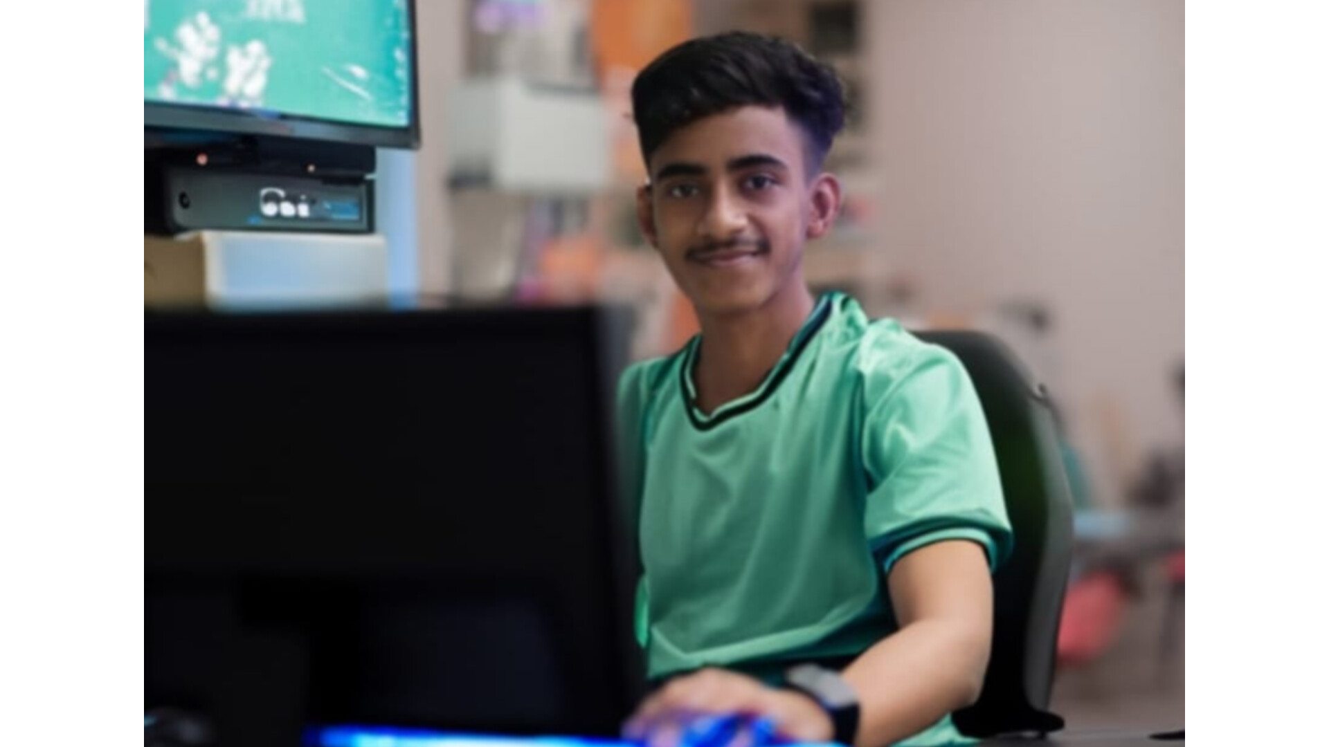 ১৪ বছর বয়সেই সফল গ্রাফিক্স ডিজাইনার বেলকুচির সবুজ